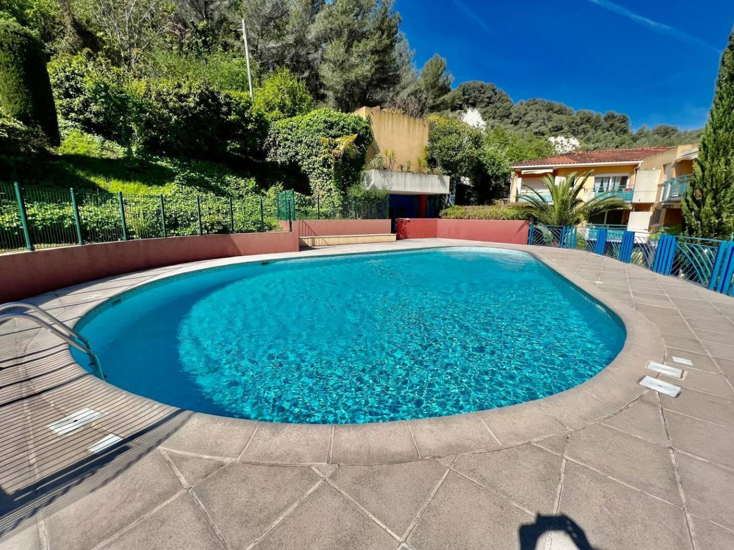 Quiet Studio Swimming Pool Roquebrune Ngoại thất bức ảnh